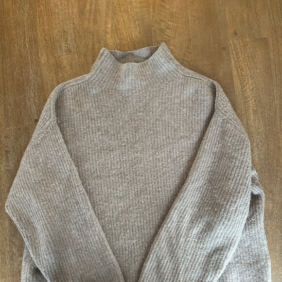 Everlane Sweaters - Everlane Wool Cashnere Oatmeal Tan Turtleneck M